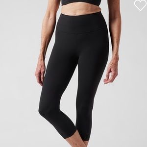 Athleta Transcend Capri
